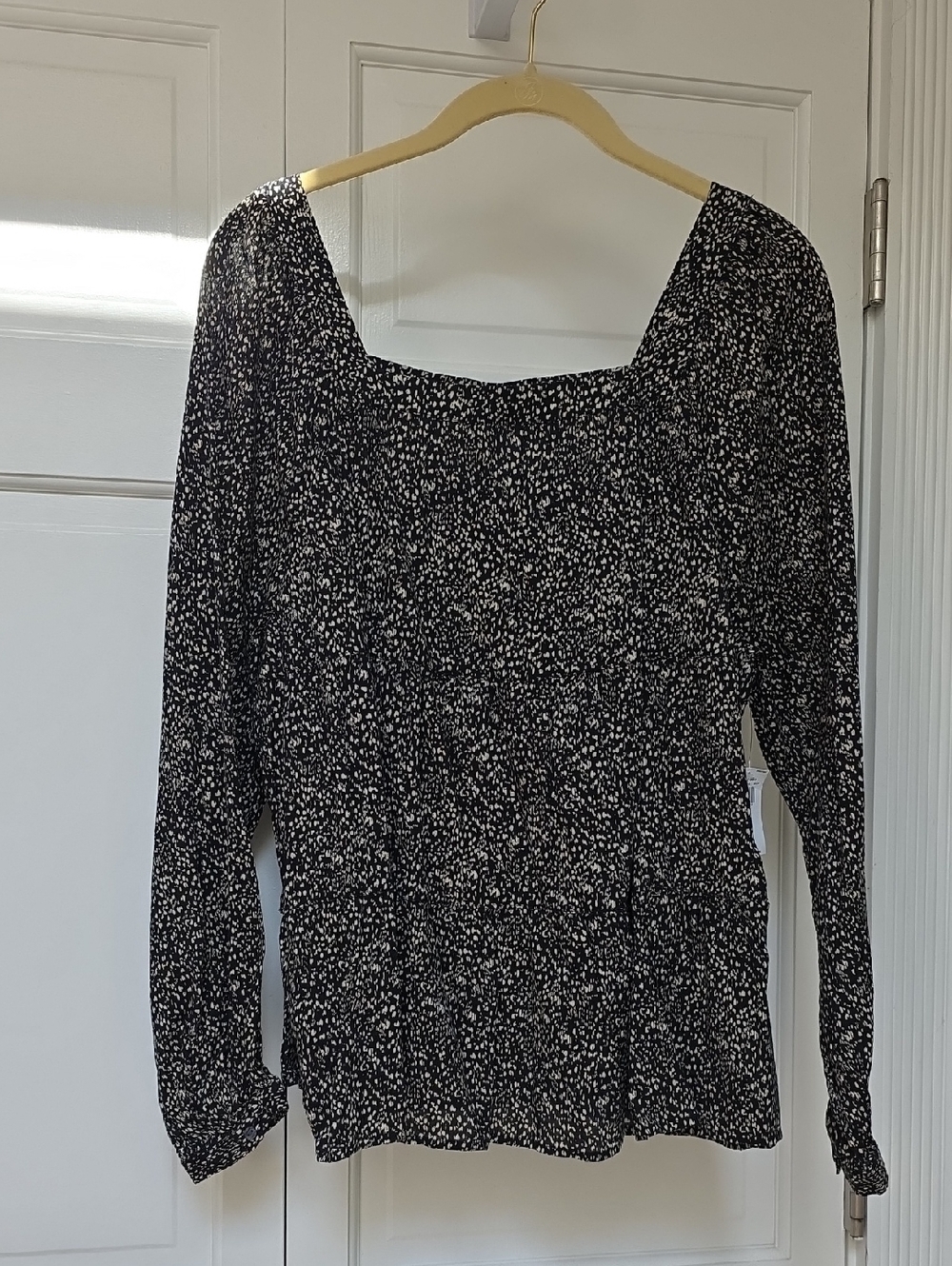 Old Navy Black and Tan Printed Long Sleeve Square Neck Dress Top
